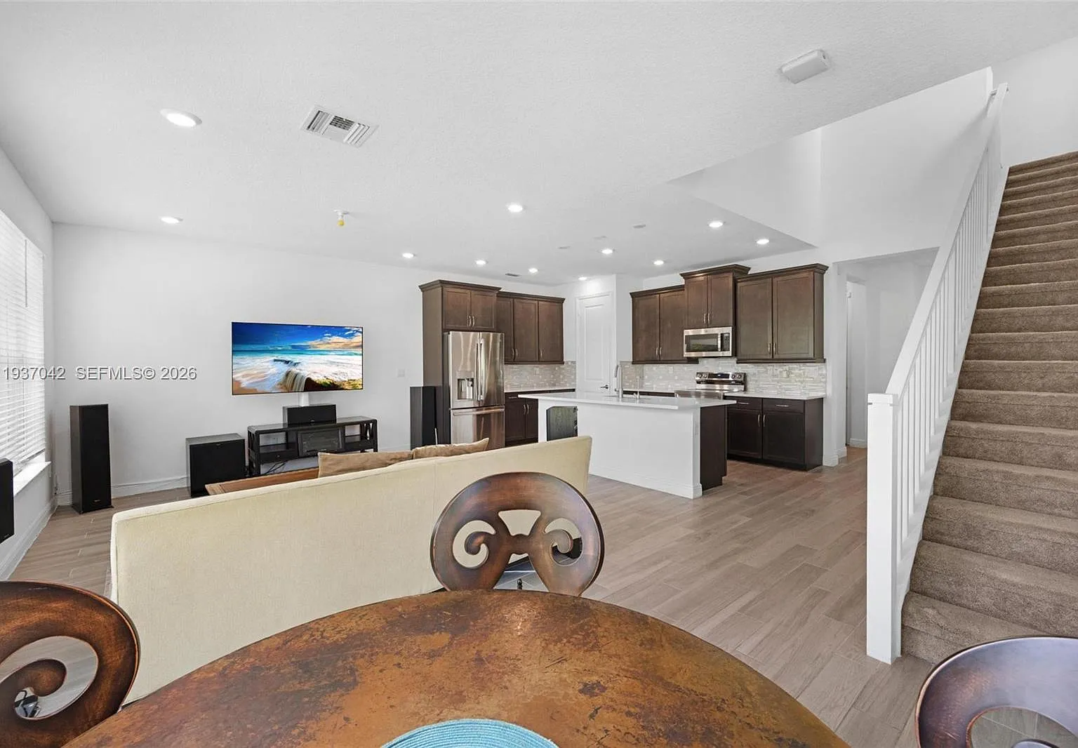 3 bed, 1830 sqft, $3,800 — Photo 2