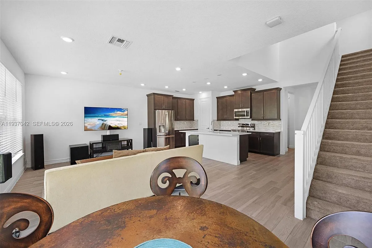Building Photo - 4317 Lago Dr #4317
