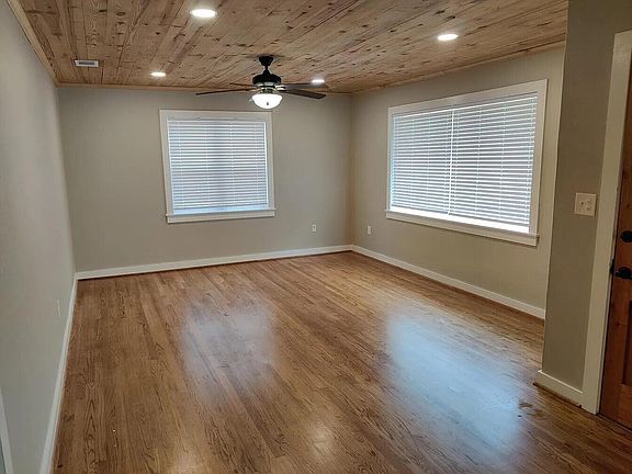 2nd image of 1088 Mapoles St