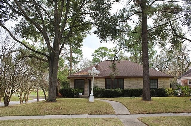 1st image of 1903 Idylwood Dr