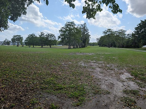 4th image of 8020 Fairview Dr