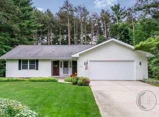 17188 Timber Dunes Dr, Grand Haven, MI 49417