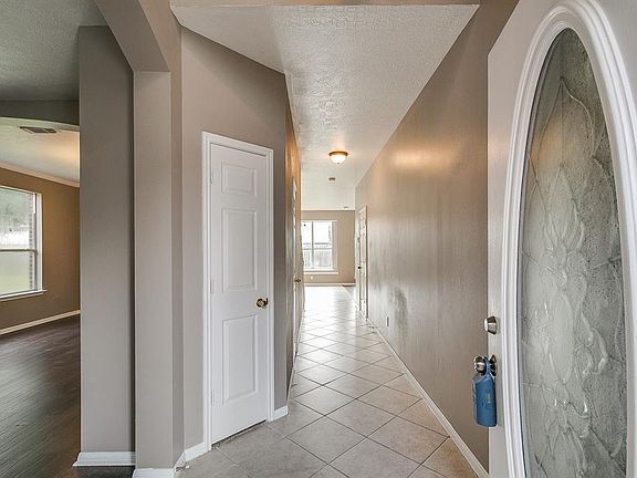 2nd image of 3123 Meadow Bay Dr