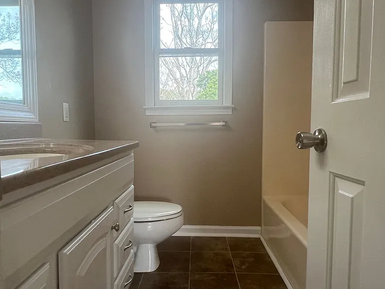 137 N Springs Ct — Photo 15