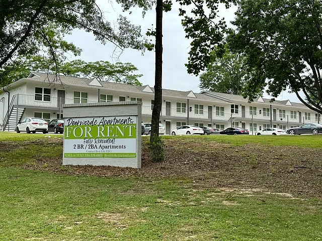 549 E Glenn Ave — Photo 1