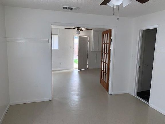 3rd image of 950 Weaver St #B