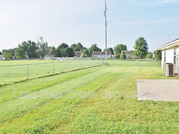 3rd image of 107 NW Parker Dr