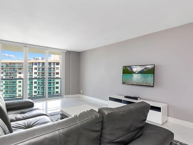 19380 Collins Ave #1527 — Photo 20