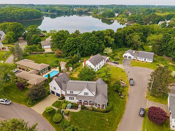 3rd image of 31 Pleasant Point Drive