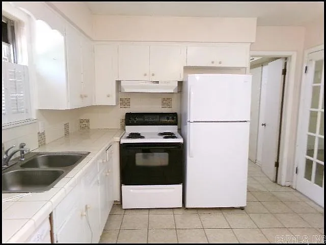 3 bed, 2.0 bath, 1673 sqft, $1,425 — Photo 3