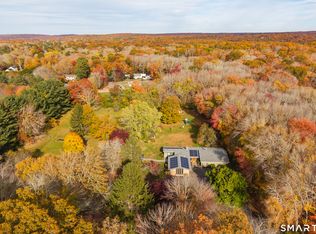 10 Boggy Hole Rd, Old Lyme, CT 06371