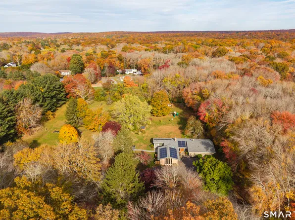 10 Boggy Hole Road, Old Lyme, CT 06371