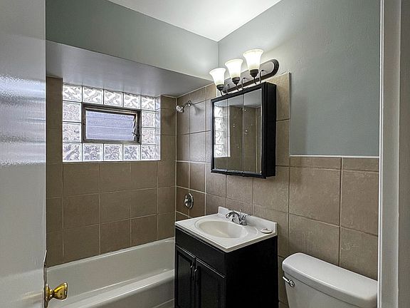 3rd image of 5511 W Kamerling Ave #2S