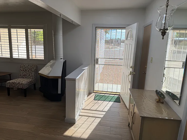 1832 S Tam O Shanter Ave — Photo 3