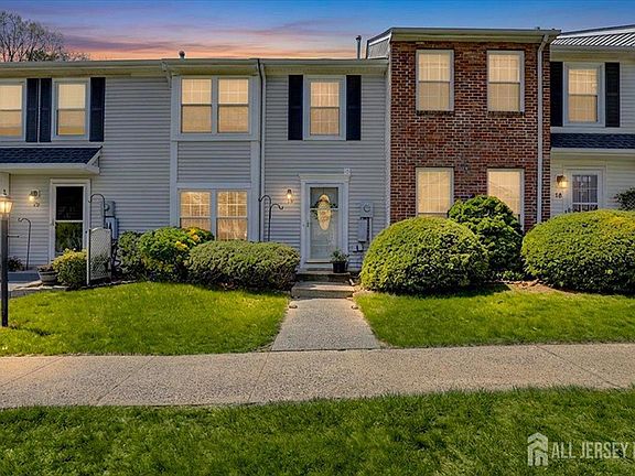 2nd image of 19 Byrnes Ln W