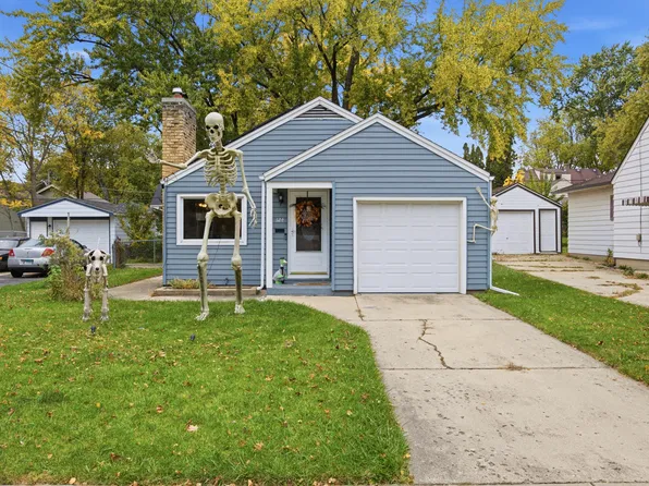 124 S Commonwealth Ave, Elgin, IL 60123