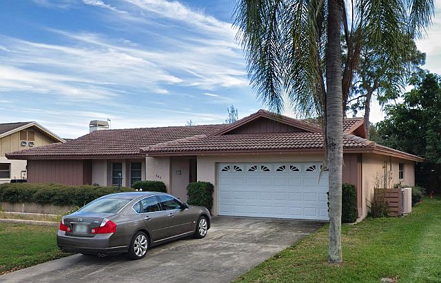 2nd image of 8040 Canterbury Cir