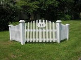 26 Quarry St, Old Saybrook, CT 06475