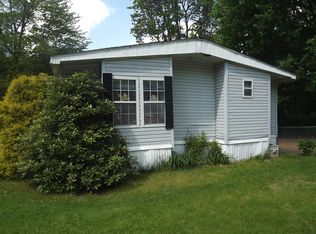 79 Lakeside Dr, Mechanicville, NY 12118