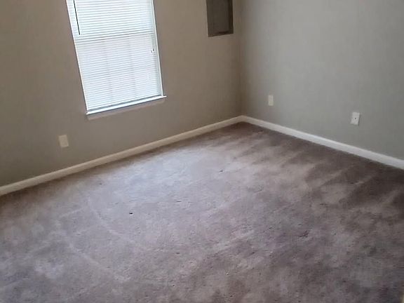 4th image of 63 Leigh Place Dr