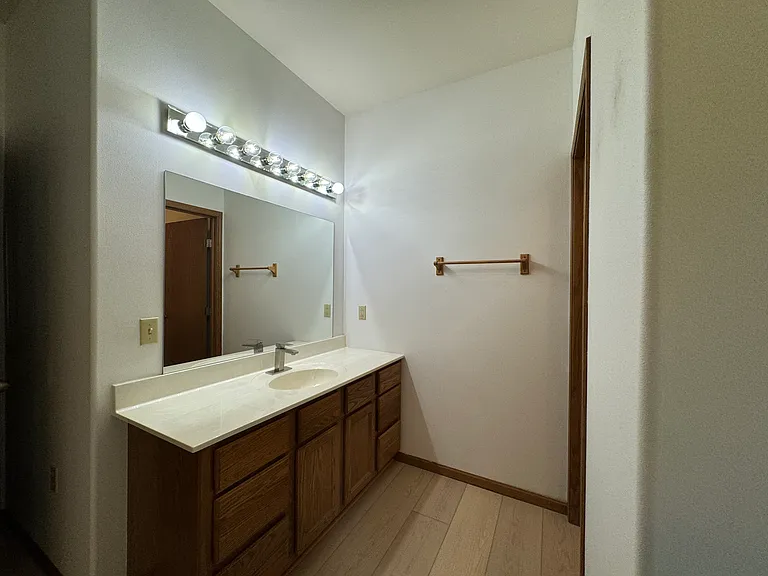 622 Greenfield Dr — Photo 11