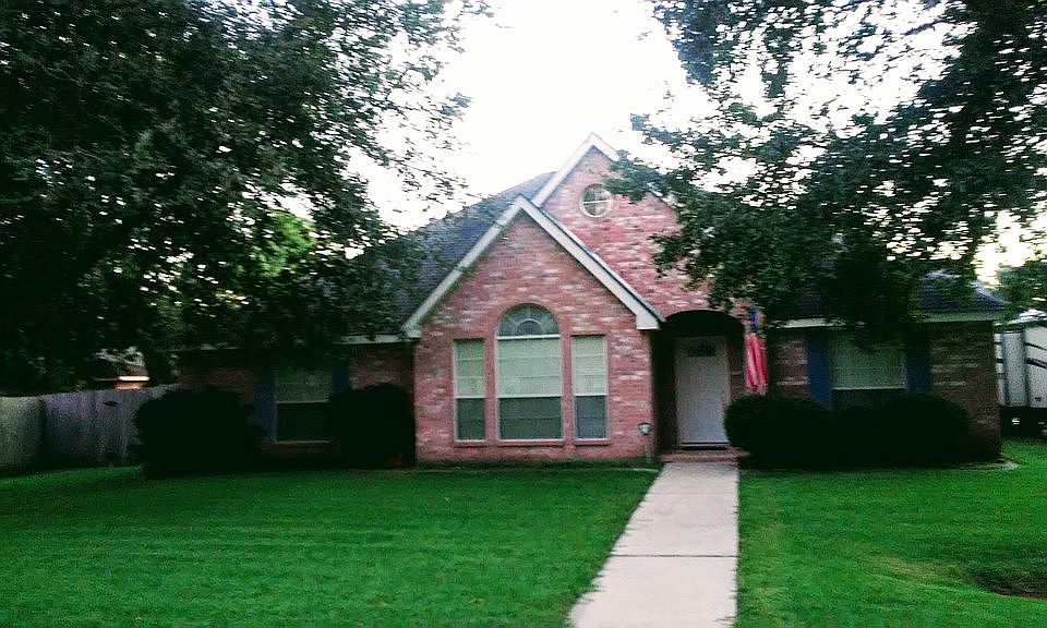 1st image of 413 Camellia Ave