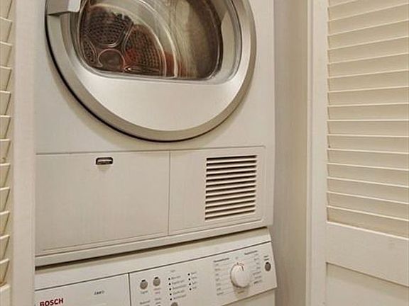 5th image of 256 W 15th St APT 3FW