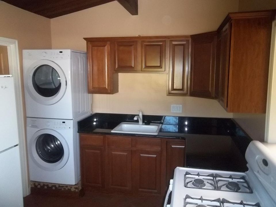 1st image of 421 Townsite Dr