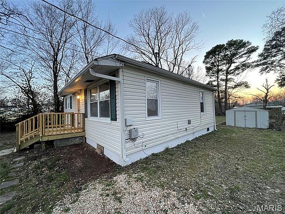 2nd image of 406 Maiden Ln