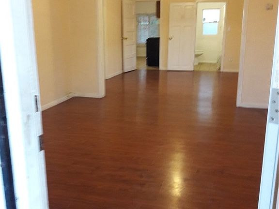 2nd image of 13118 Hoyt St
