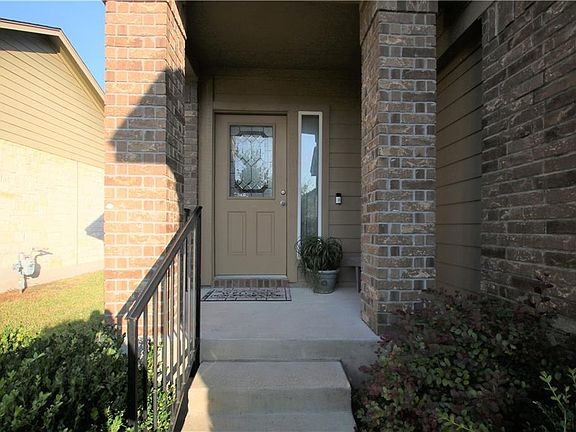 2nd image of 2029 Nestlewood Dr