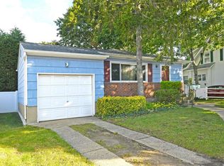 2547 Hicks St, Bellmore, NY 11710
