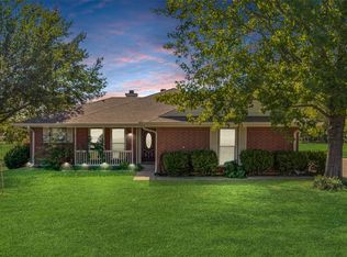 413 Raven Ct, Burleson, TX 76028