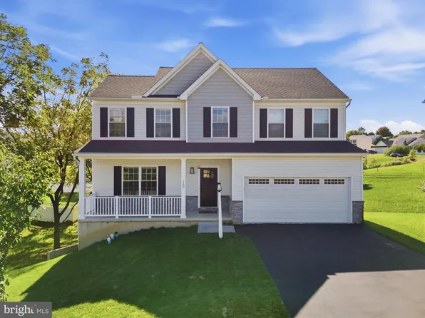 160 Payne Dr, Mount Wolf, PA 17347