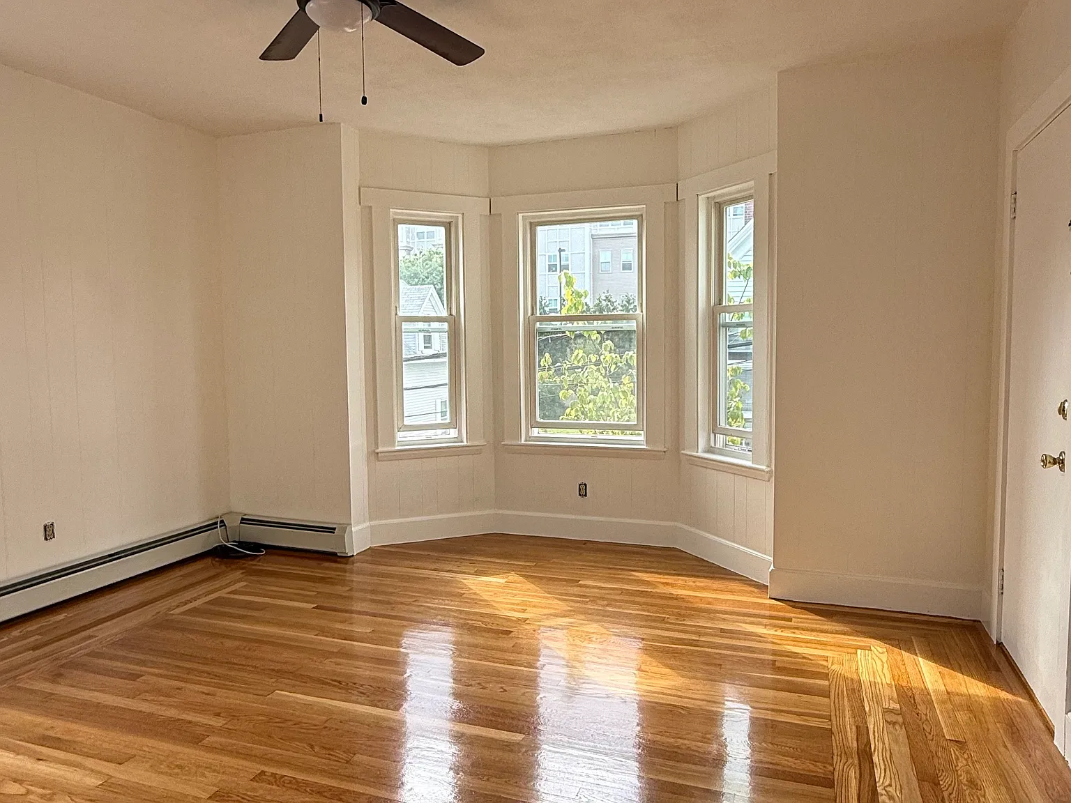 2 bed, 1300 sqft, $2,500 — Photo 1
