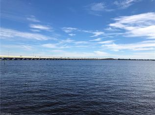 1903 Everest Pkwy, Cape Coral, FL 33904