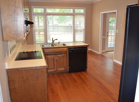 4th image of 3803 Sedgefield Dr