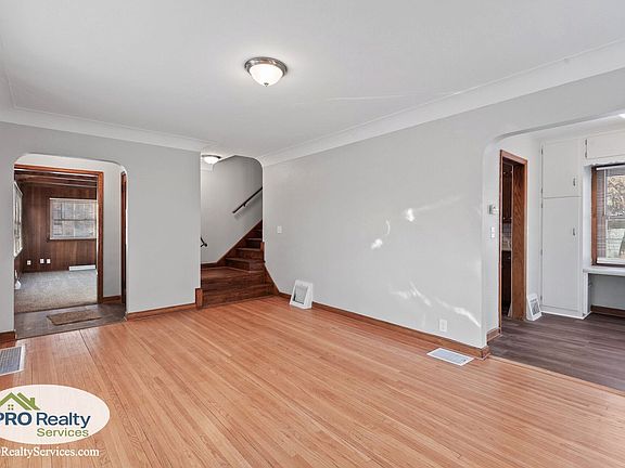 4th image of 2575 17th Ave E