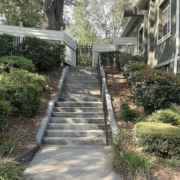 6900 Roswell Rd #O3 — Photo 5