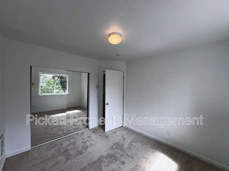 1220 Audrey Ave W — Photo 17