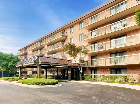 6443 Clarendon Hills Rd APT 301C, Willowbrook, IL 60527