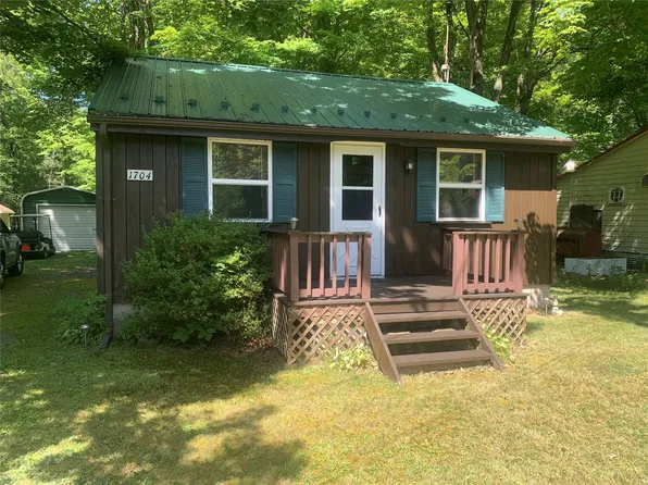 1704 Lakeview Dr, Linesville, PA 16424