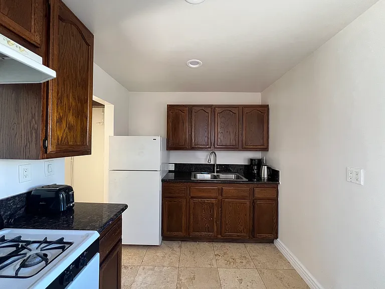 5255 Denny Ave — Photo 4