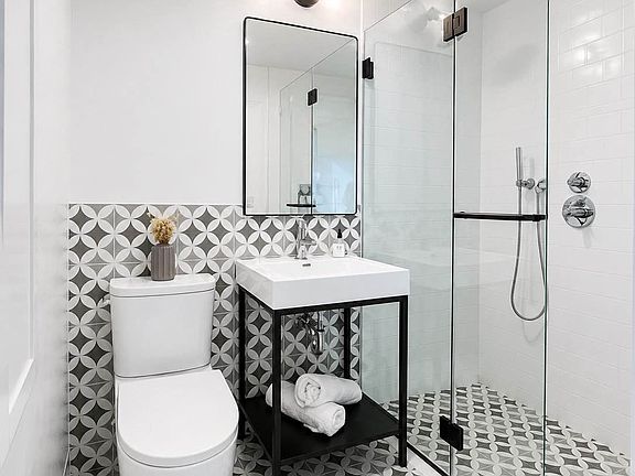 5th image of 540 Graham Ave #305