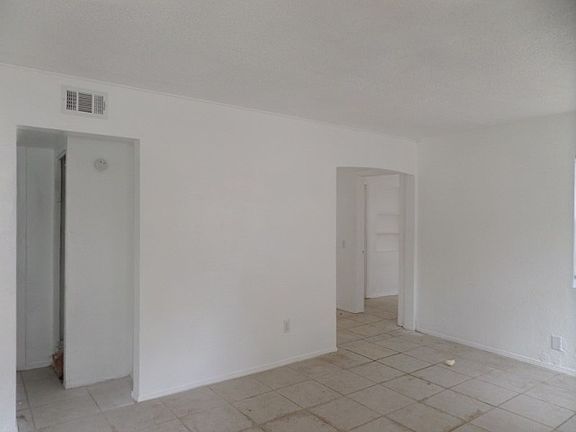 4th image of 3928 9th Ave S