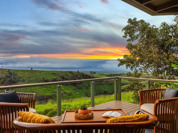 2690 Akalani Loop, Makawao, HI 96768