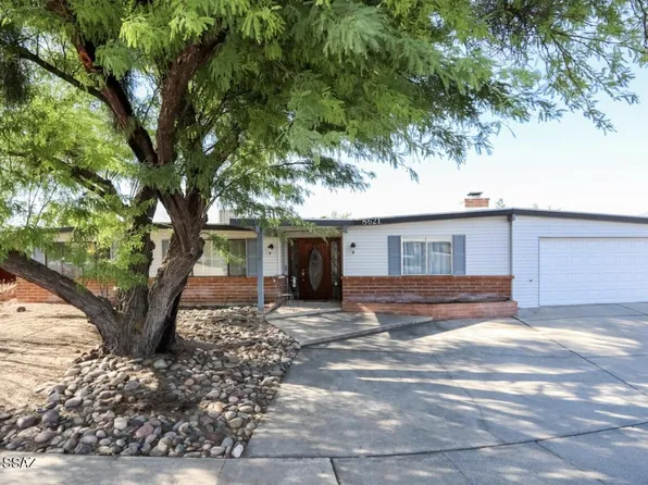 8621 E Fairmount Pl, Tucson, AZ 85715