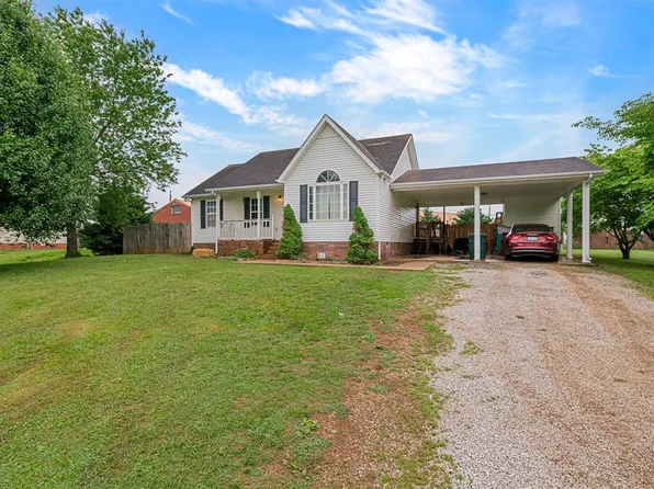 416 N 3rd St, Cave City, KY 42127