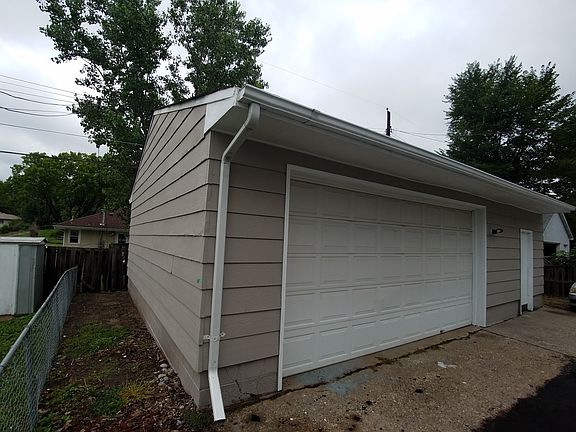 2nd image of 2025 Nortonia Ave