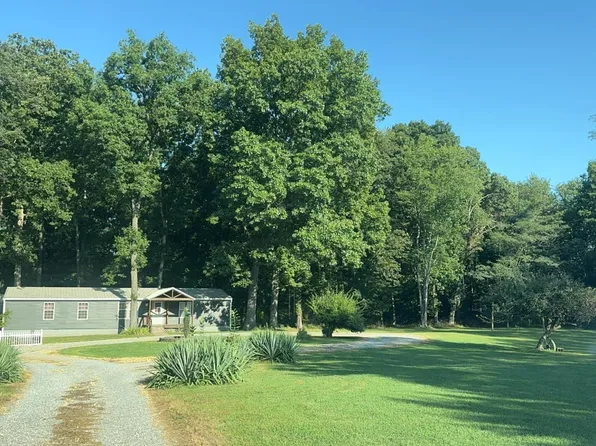 7597 Saint Joseph Rd, Benton, IL 62812